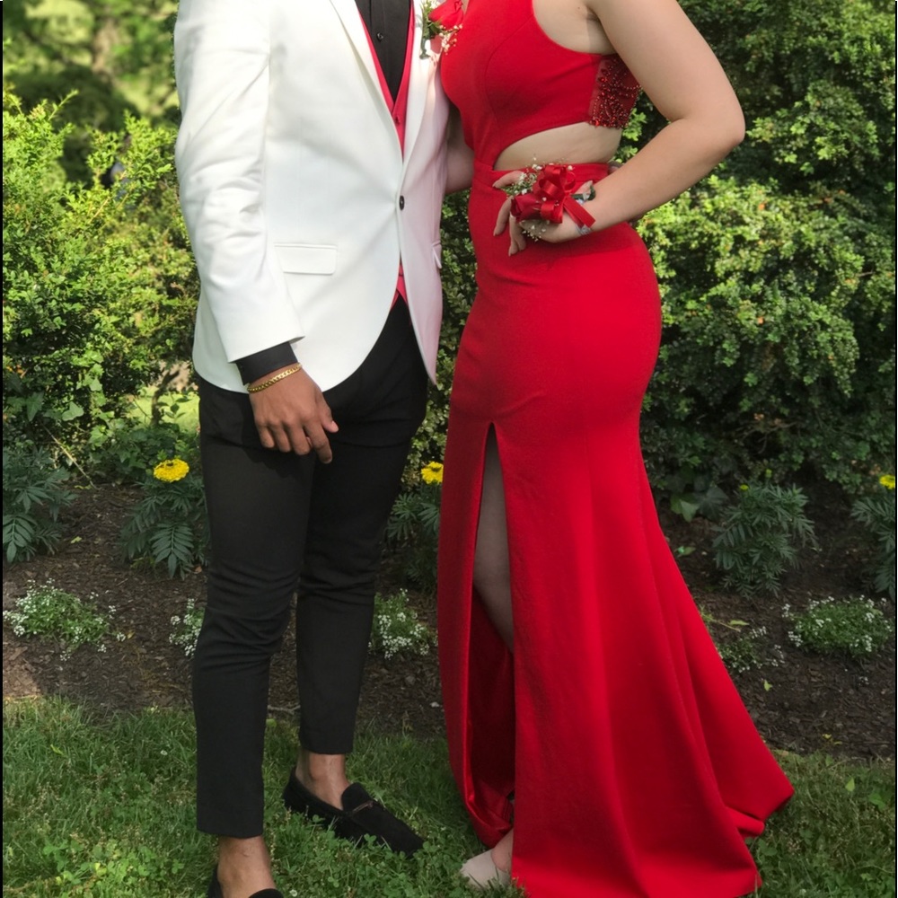 Sherri Hill Red Prom Dress - Picture 6 of 6